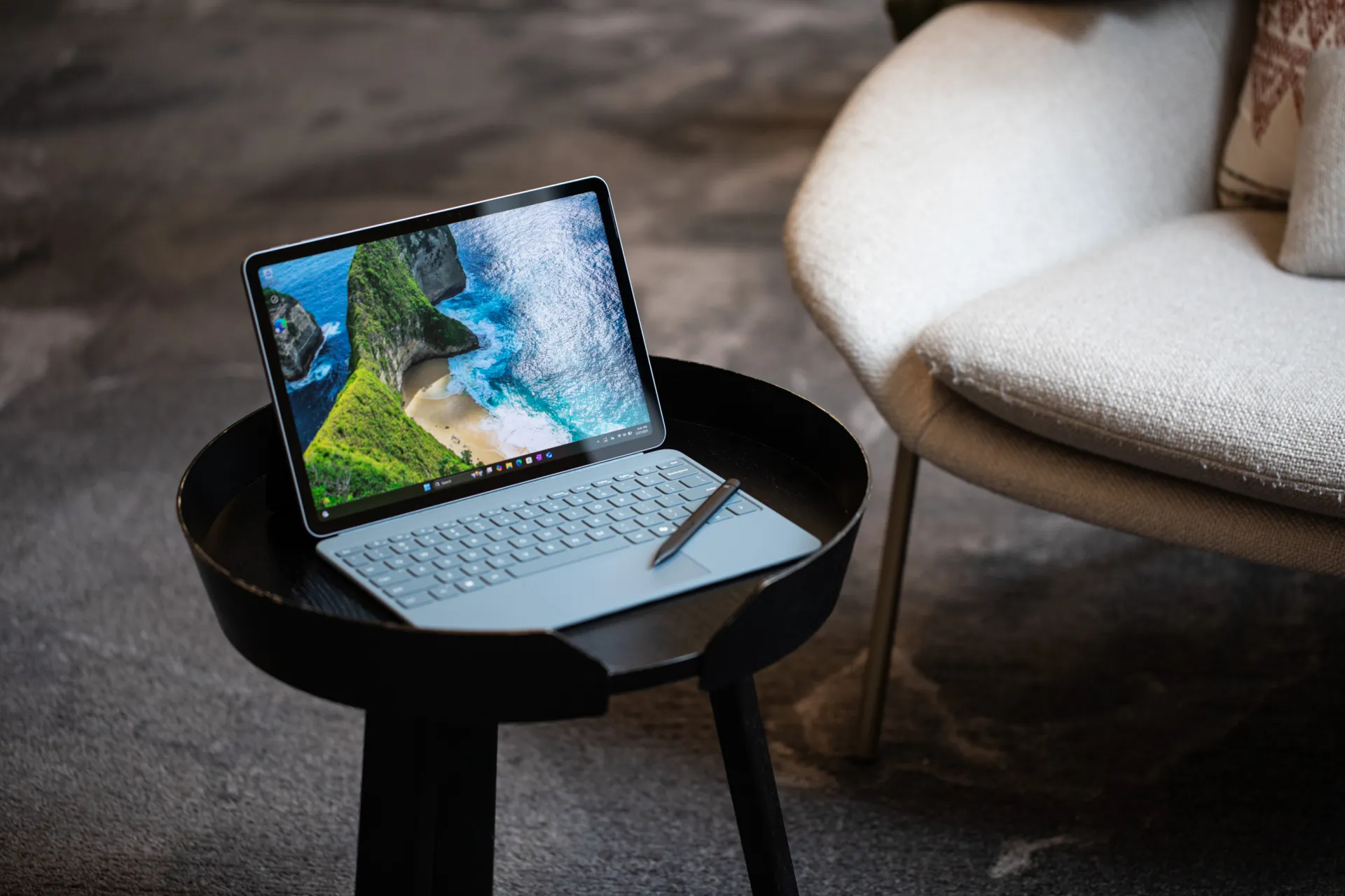 Surface Pro 11 Business Use Case Comparison Against iPad Pro Competitors